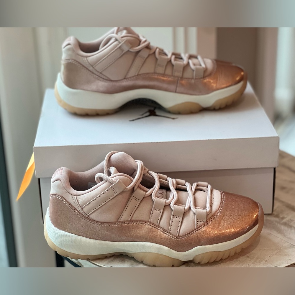 Nike Air Jordan 11 Retro Low Rose Gold size 7w School Fashion Sneakers